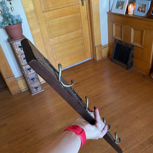 Like new coat rack “real wood” - Picture 3 of 5